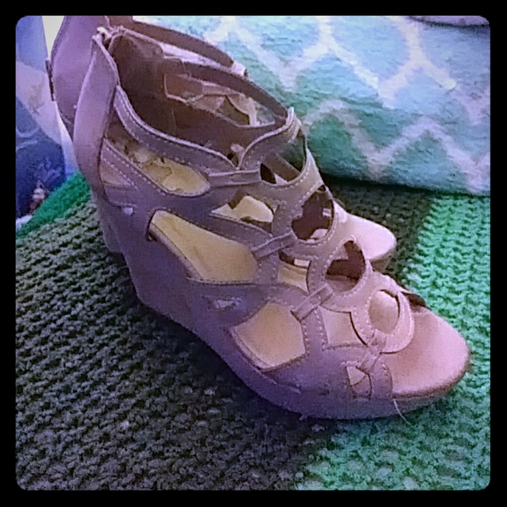 Soft pink Wedge heels